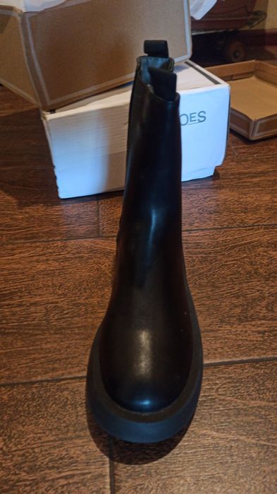 Сапоги осенние. Черного цвета