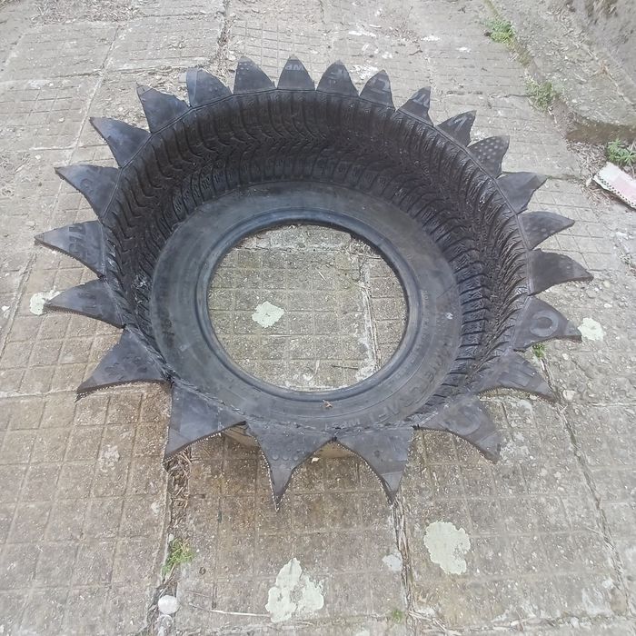 Саксии за градина и двор