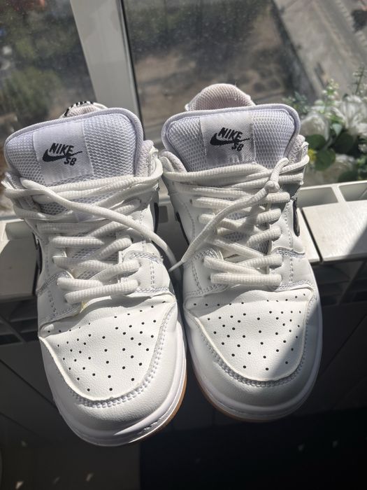 Продам кроссовки Nike