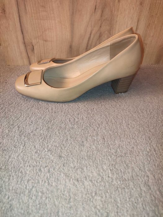 Pantofi dama bej din piele Clara Barson
