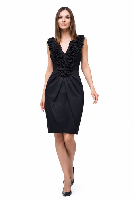 Платье чёрное вечернее с жабо