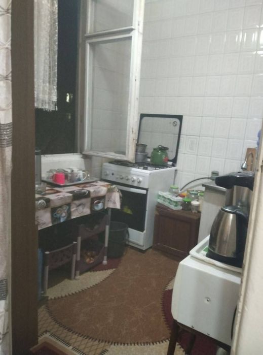 Student qizlarga kvartira bezmakler
