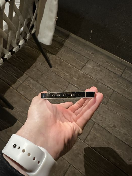 Продам айфон 12 про