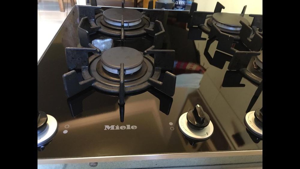 Miele plită pe gaz.