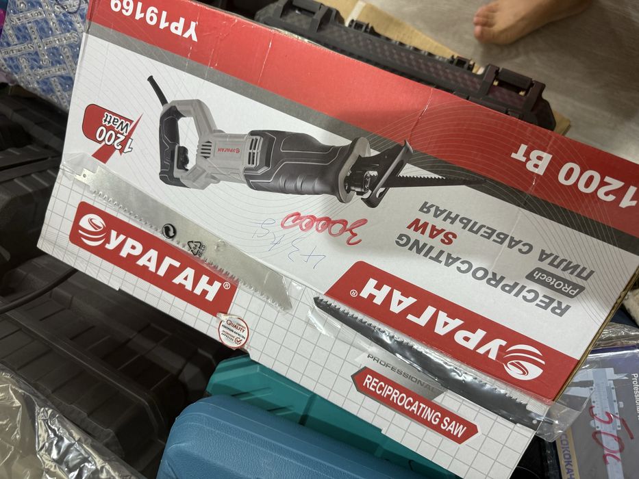 Болгкарка фирмы ураган
