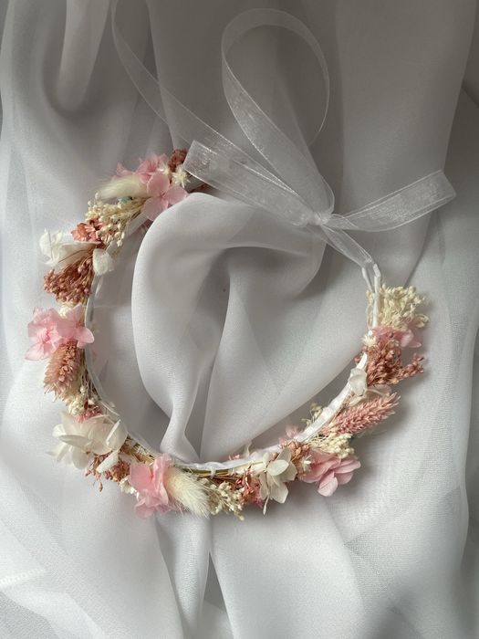 Coroniță din flori uscate