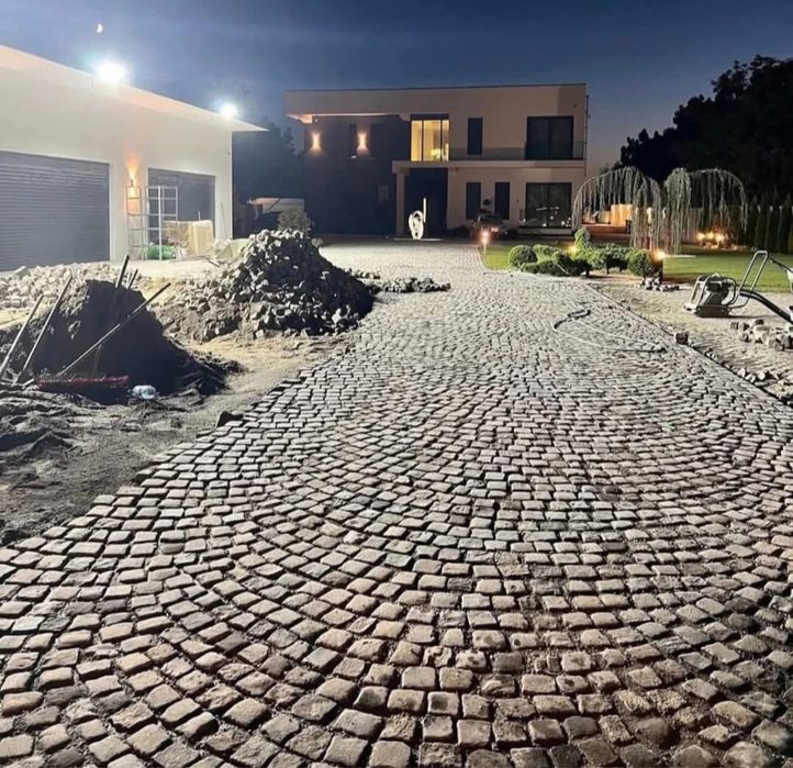 Vând piatră cubică naturală andezit și montez