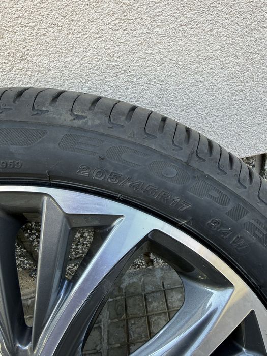 17” оригинални джанти и гуми за Toyota Yaris