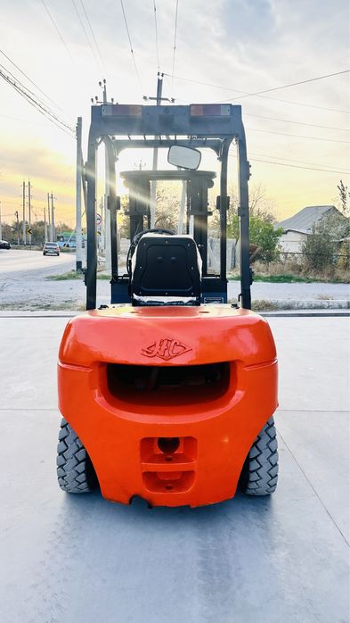 Вилочный погрузчик кара автокара