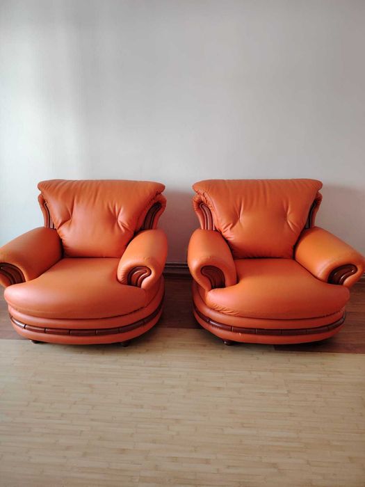 Set canapea extensibila + 2 fotolii din piele ecologica, firma LEMS