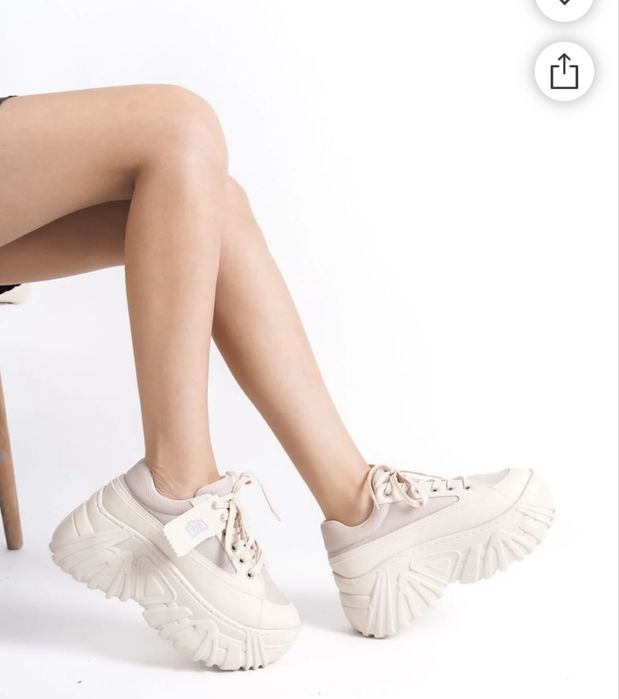 Маратонки на платформа