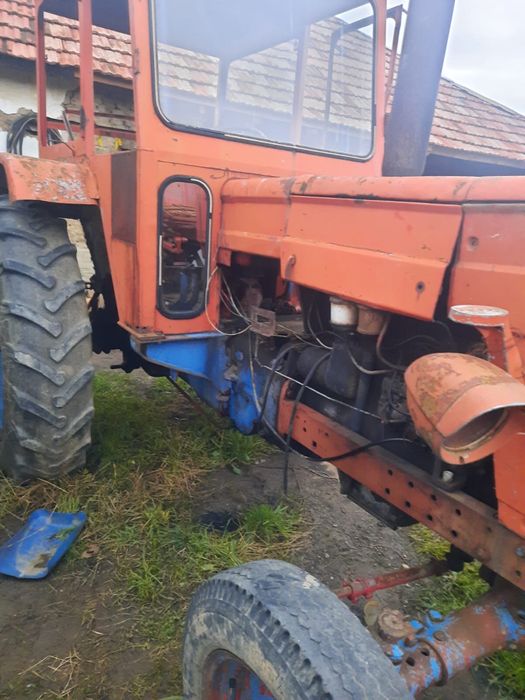Vând tractor UTB 650 cu frâne duble