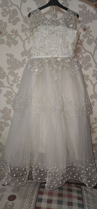 Продаю платье для девочки 9-12 лет б/у