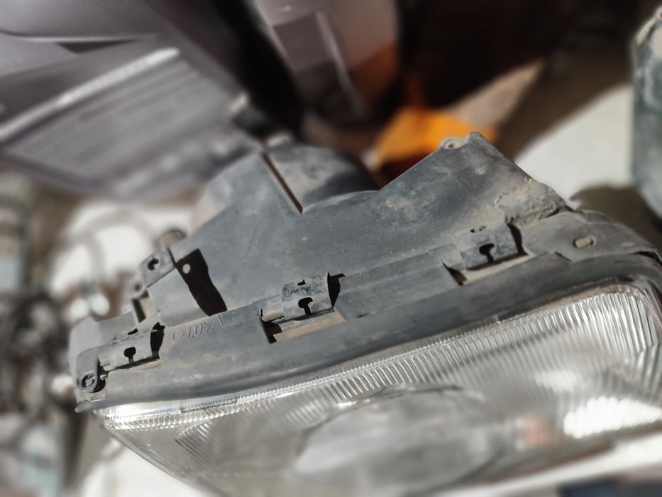 Продам фары Ауди 100с4