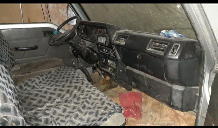 Nissan caravan сотилади