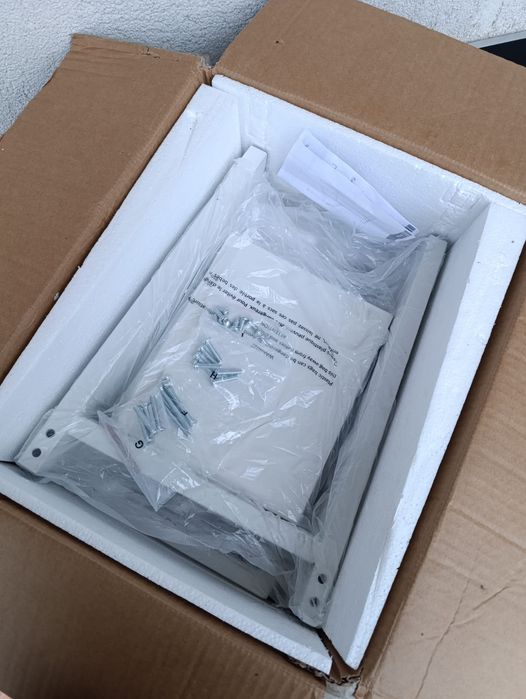 set de 2 scaune albe bucatarie bar sufragerie  sezut sa cadru metalic
