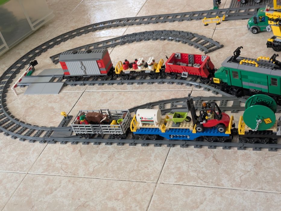 LEGO два влака 60052 и 7898 от power up