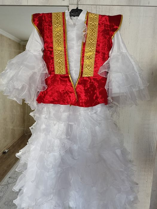 Платья национальные