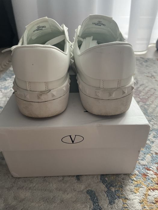 Продам кросовки валентино
