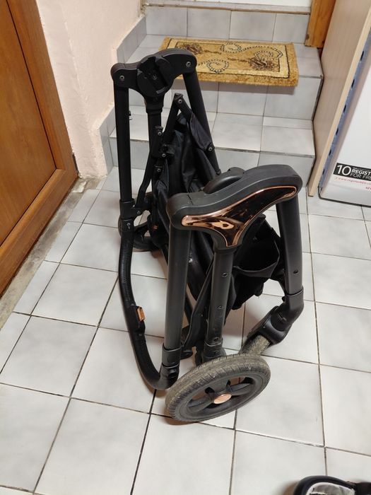 Бебешка количка Chipolino Infinity