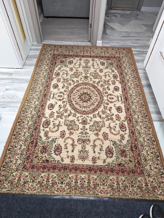 Продам ковер  б/у