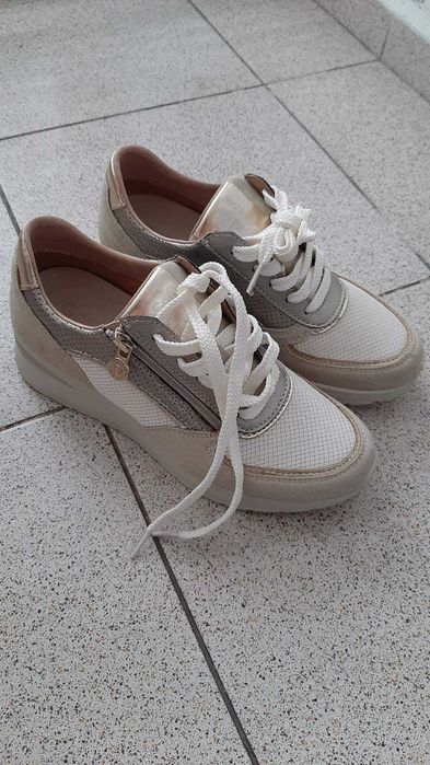 Дамски сникърси Go Soft
