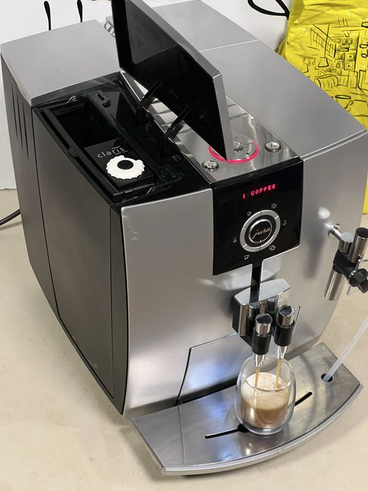 Кафемашина кафе автомат jura j5 с гаранция