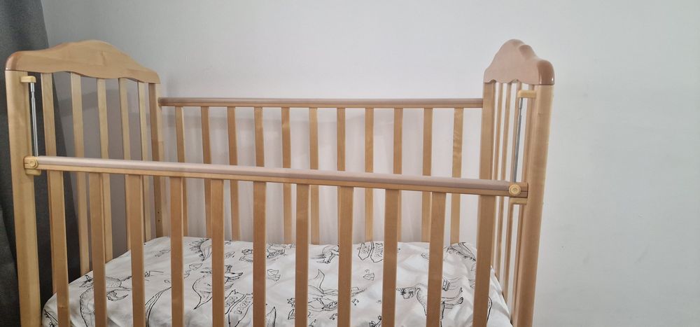 Кроватка детская с качалкой