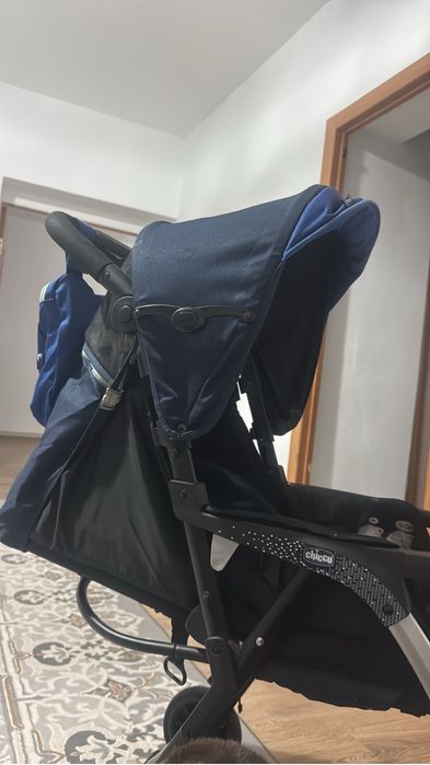 1. Легкая и удобная коляска Chicco