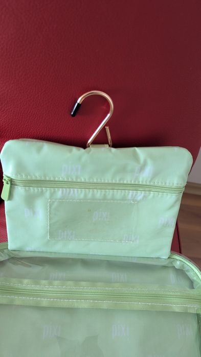 Дамски козметичен несесер Guerlain  Paris Pixi