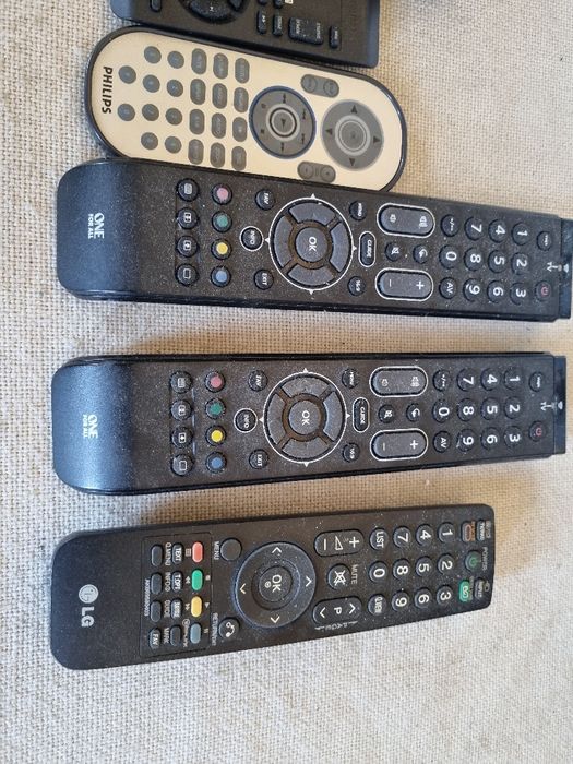 Pachet 7 Telecomenzi Sony, Philips, etc. Perfect functionale.