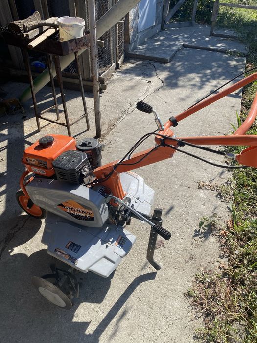 De vanzare motocultor nou!