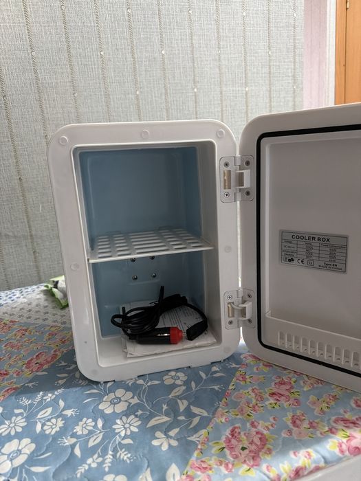 Продам мини холодильник