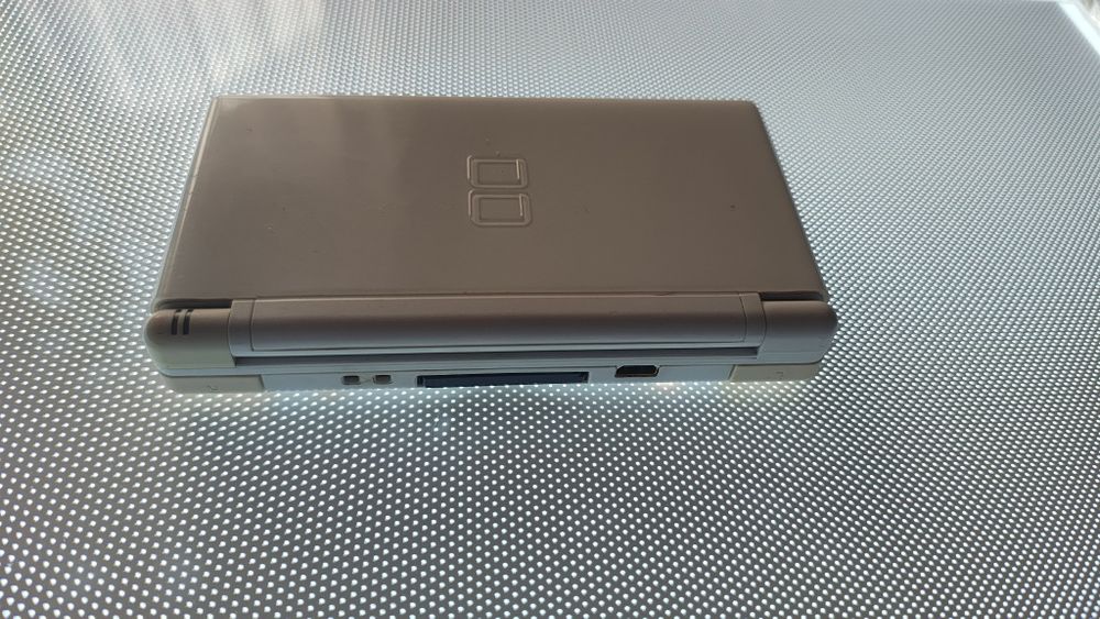 Nintendo ds cu 4 jocuri  perfect functional