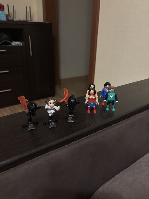 Продам киндер игрушки