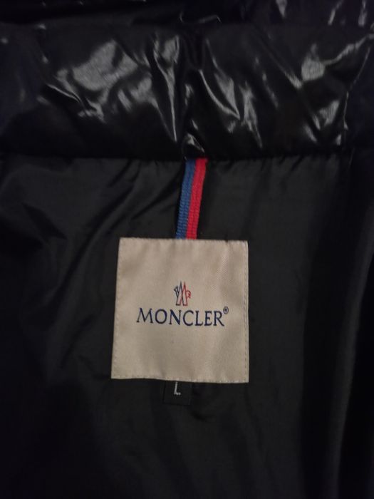 Vand geaca moncler originala cu scanare logo nfc