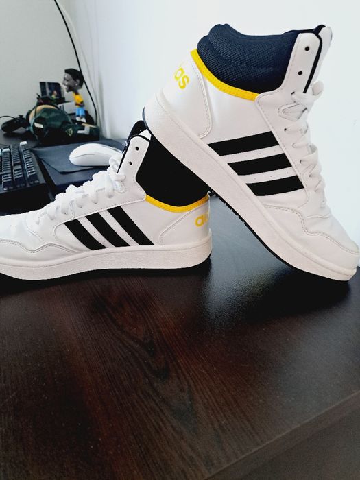 Кецове Adidas ,бели!