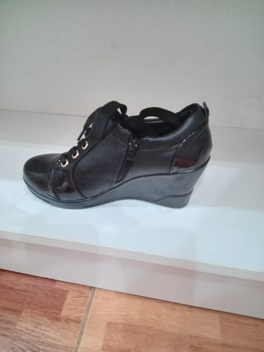 Продам ботиночки