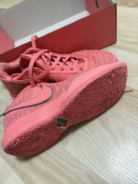 Lebron XX Pink  Noi