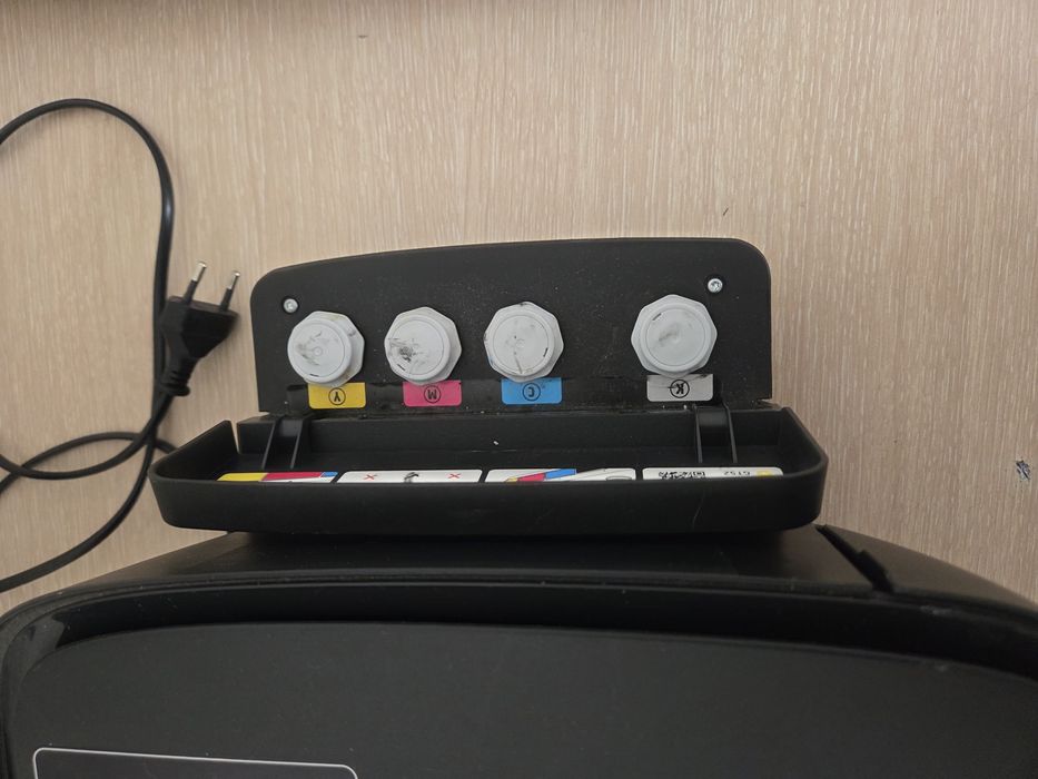 Цветной принтер Canon