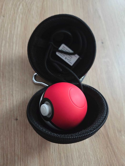 Poke Ball Plus controller cu husa jocuri Pokemon Nintendo Switch