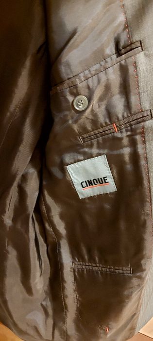 Sacou barbatesc mărimea 48. Marca CINQUE.