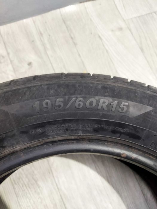 4 летни гуми 195/60 R15  25 лв/бр