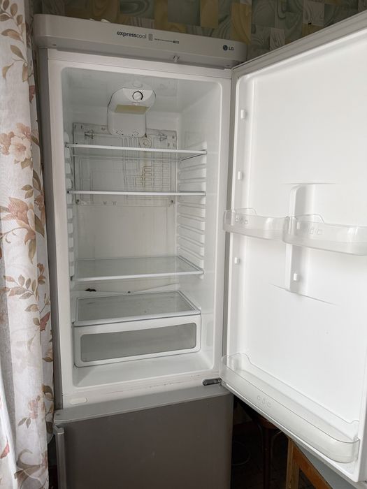 Продам холодильник