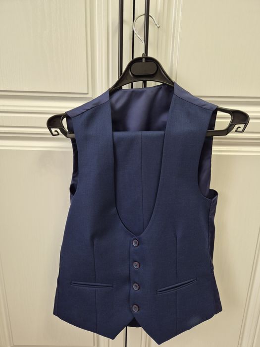 Костюм мужской тройка