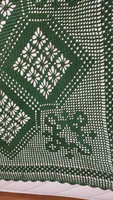 Покривка плетена на една кука