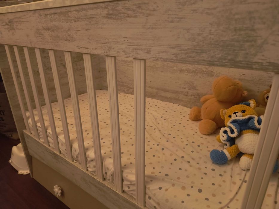 Кошара за бебе, дървено креватче