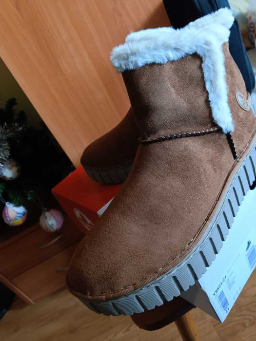 Дамски кожени ботуши