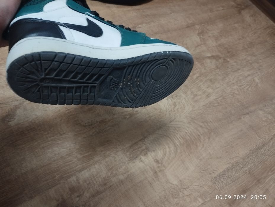 Jordan 1 retro green