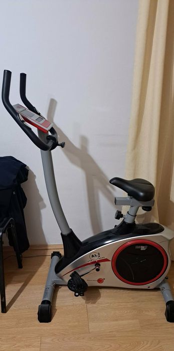 Vând bicicleta de camera